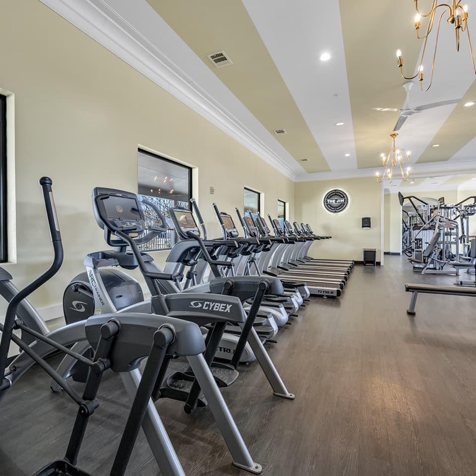 The-London—Amenities—Fitness-Center-(14)