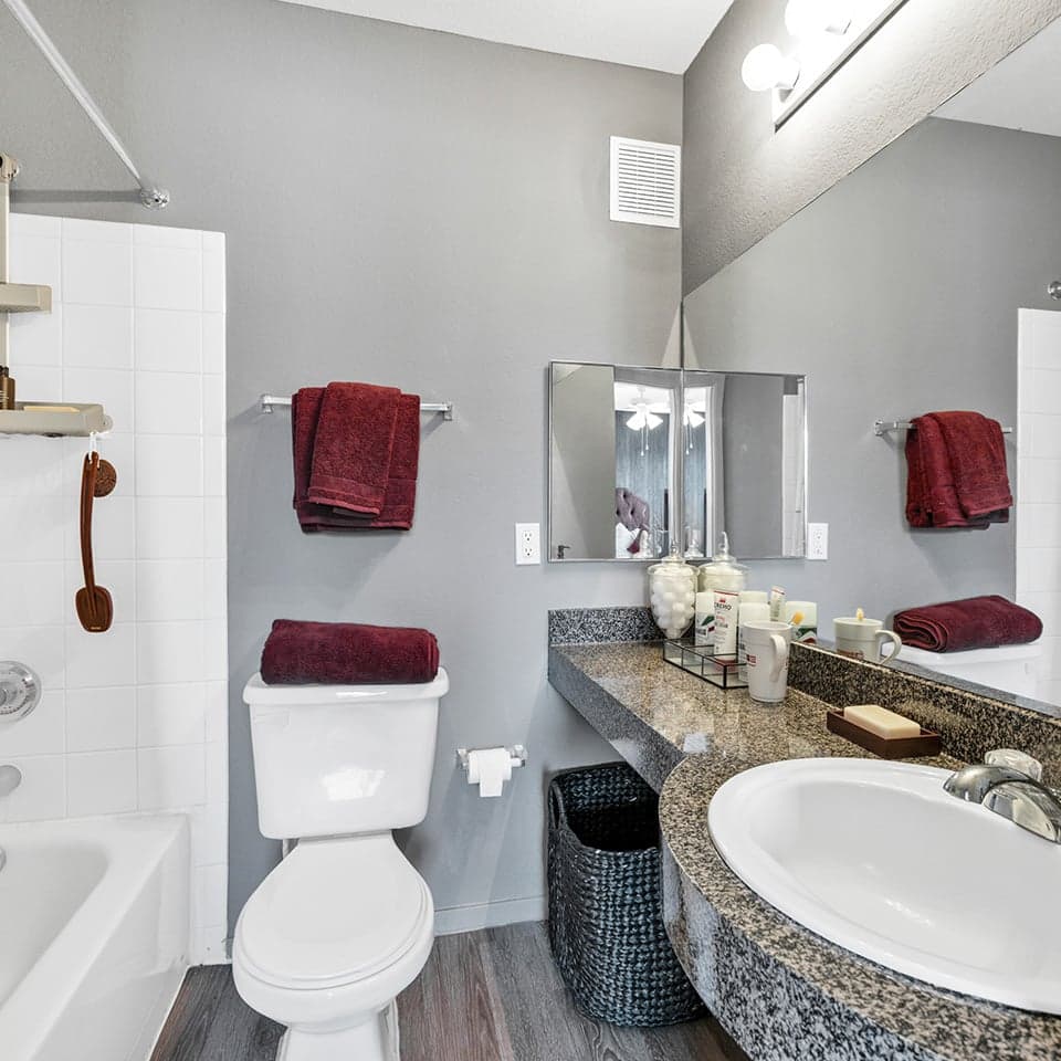 The-London—Model—Bathroom-(4)