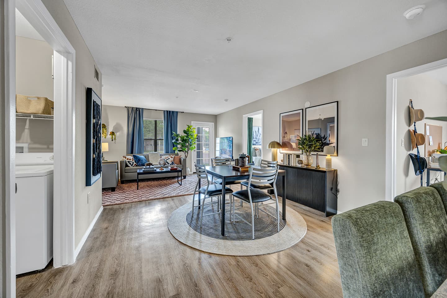 The-London—Model—Living-Room